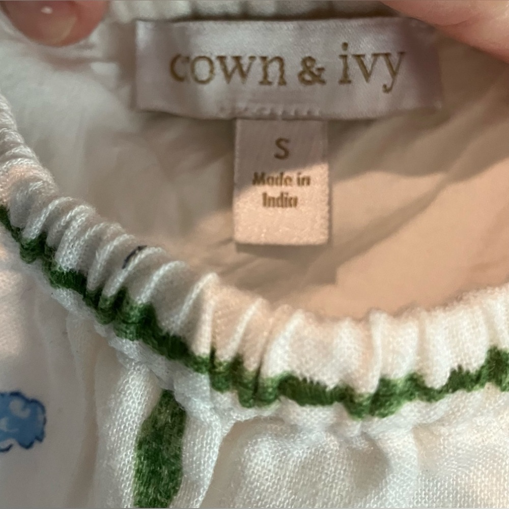 Crown & Ivy white floral grid Small, Pockets - Picture 6 of 16